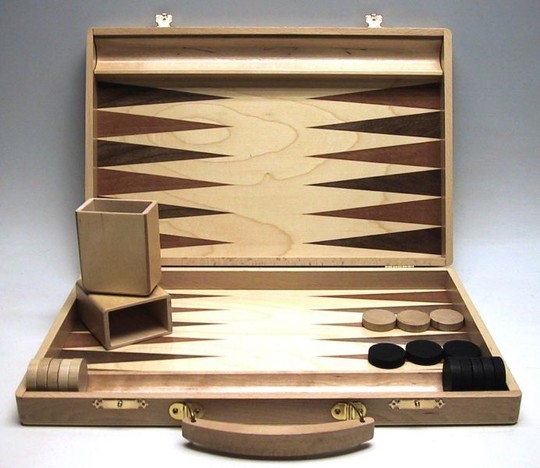 Backgammon fa kivitelben, fogantyúval, intarziás, 35x23 cm-es - 601117