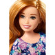 Barbie Skipper Babysitters: Szőke hajú Barbie popcornnal