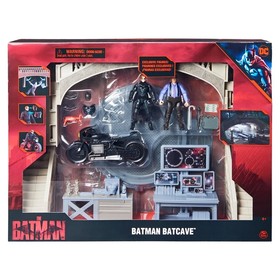 Batman film-Mozis kellék: motor, figura, barlang