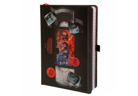 Stranger Things 4 (Season 4 VHS) A/5 prémium jegyzetfüzet