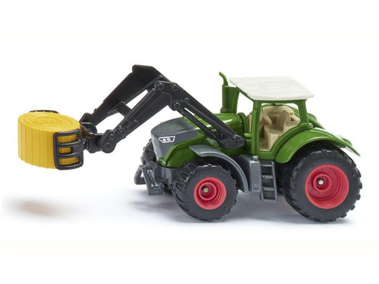 Fendt with bale gripper